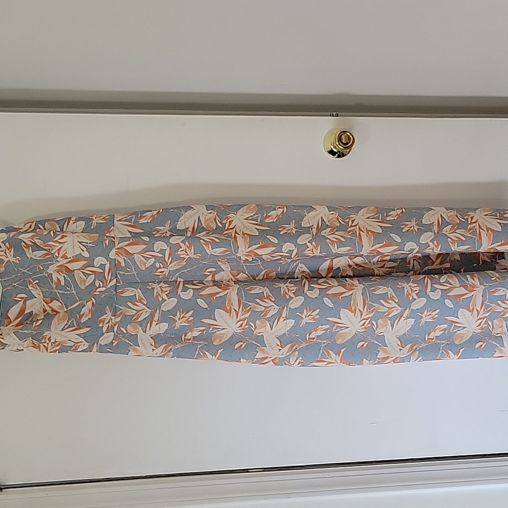 H&M Blue Geometric Pattern Top - Picture 2 of 4